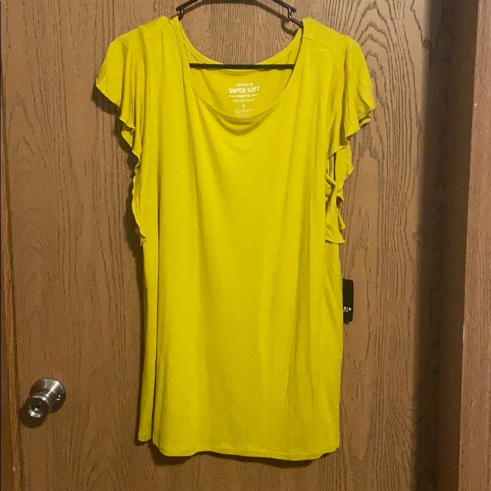 Flutter sleeve top